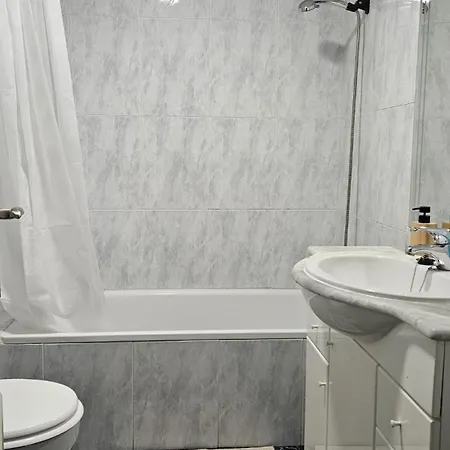 Familiar En Apartament *